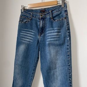 EUC womens petite Milana cropped jeans with rhinestones accents. 8P